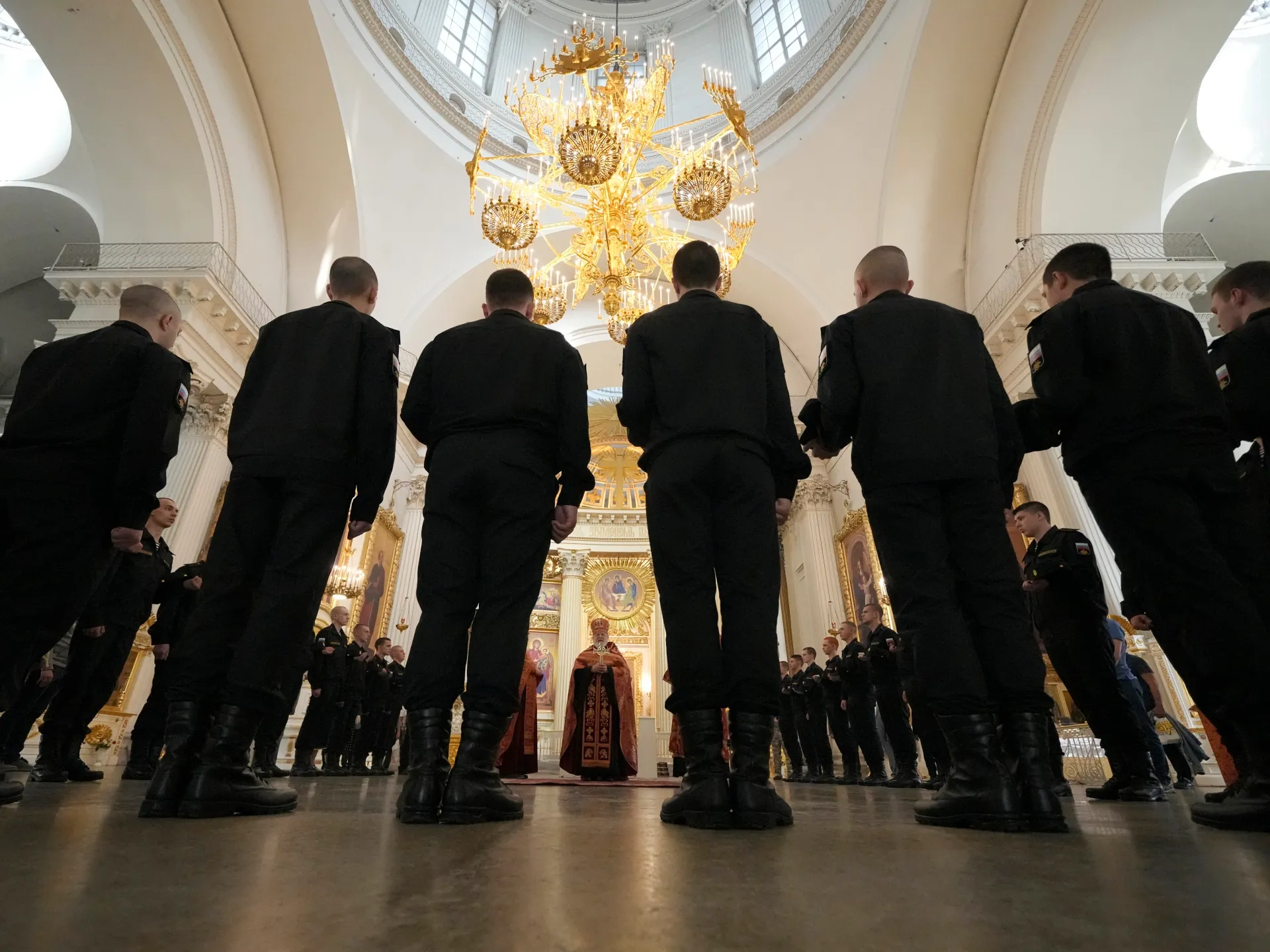 "Inviati per essere uccisi": come la Russia costringe i migranti a combattere in Ucraina