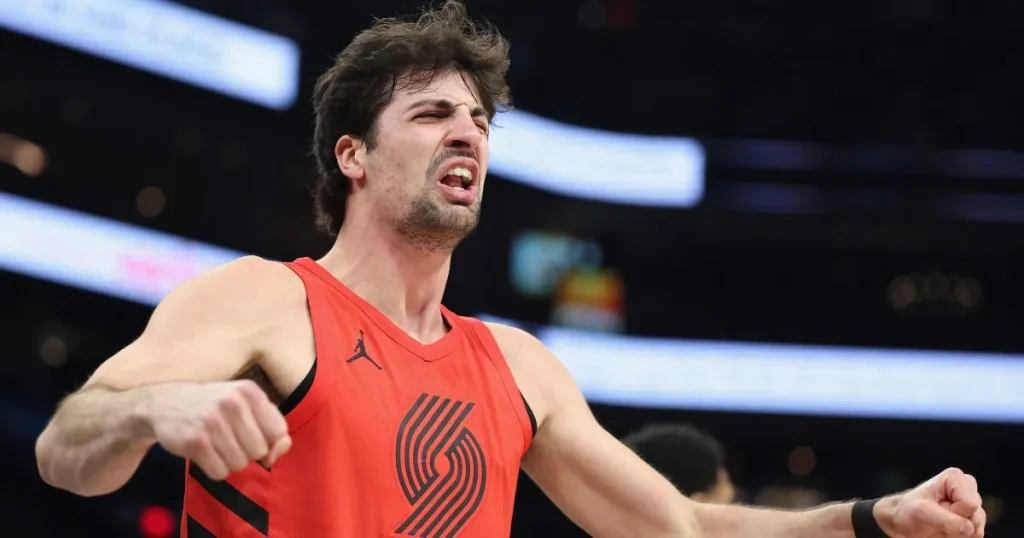 Avdija segna 41 punti mentre i Trail Blazers sconvolgono i Suns nel play-in NBA West