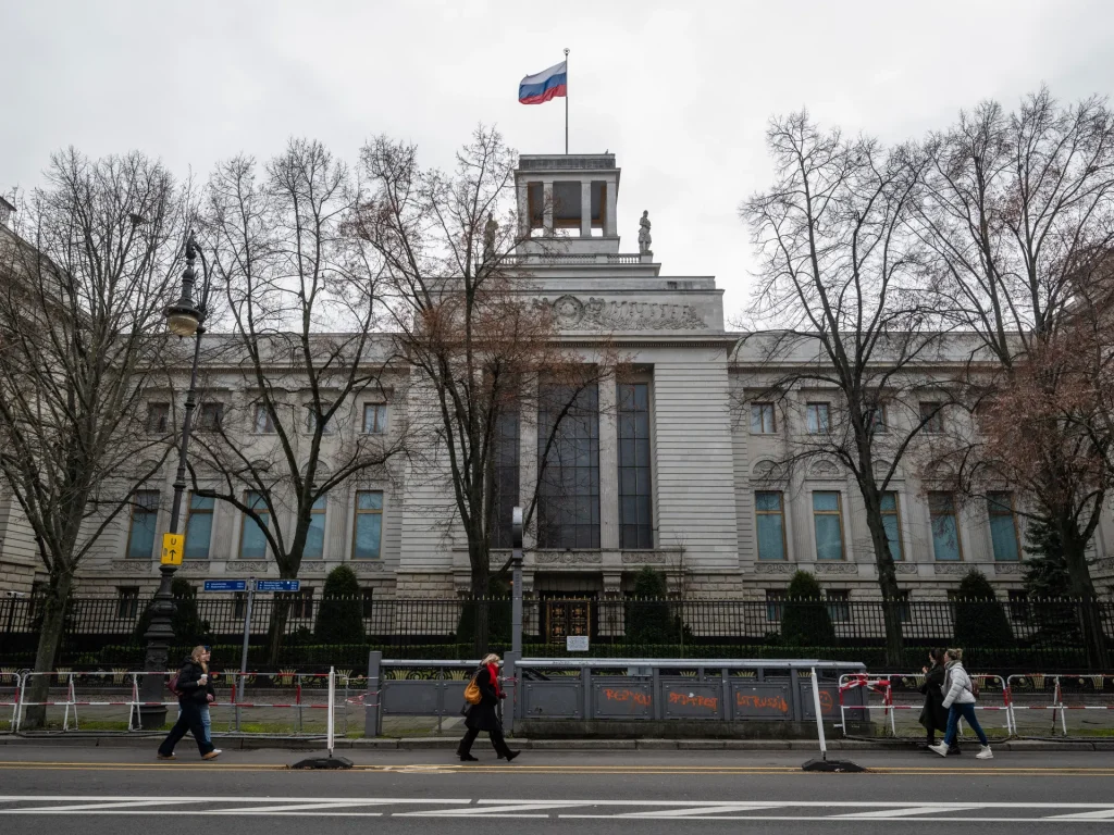 La Germania convoca l'ambasciatore russo, citando "minacce dirette"