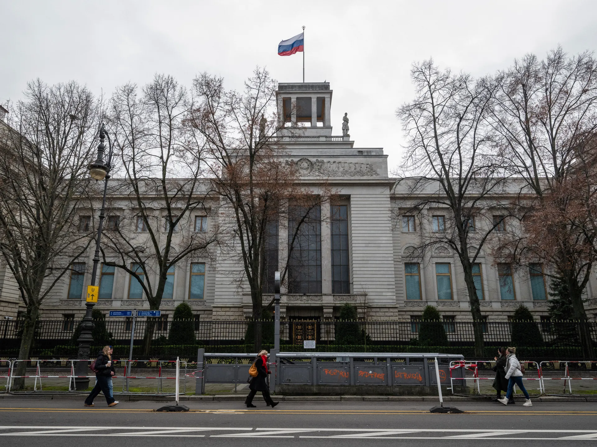 La Germania convoca l'ambasciatore russo, citando "minacce dirette"