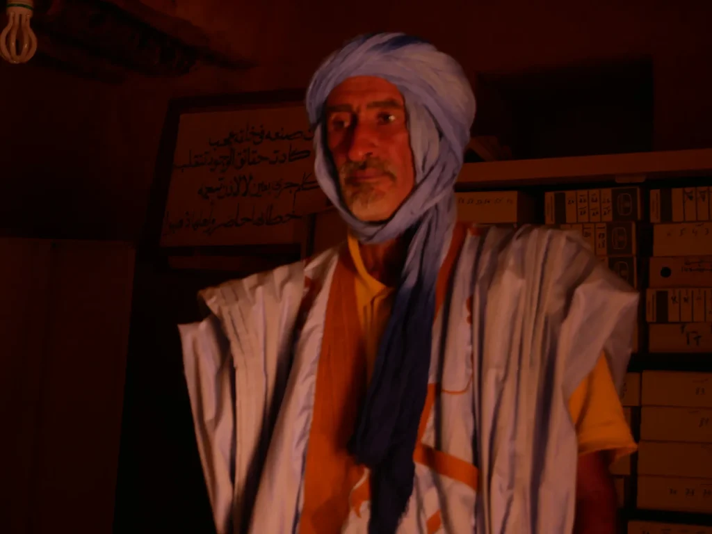"Devo proteggerli": l'uomo che custodisce i rari libri islamici della Mauritania