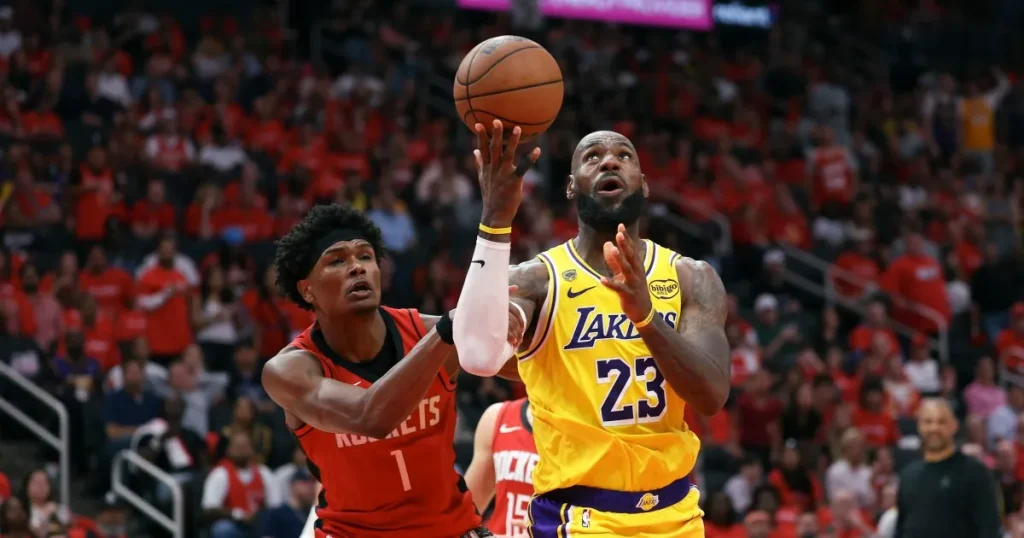 I Lakers superano i Rockets ai supplementari portandosi in vantaggio per 3-0 nella serie, i Celtics battono i Sixers
