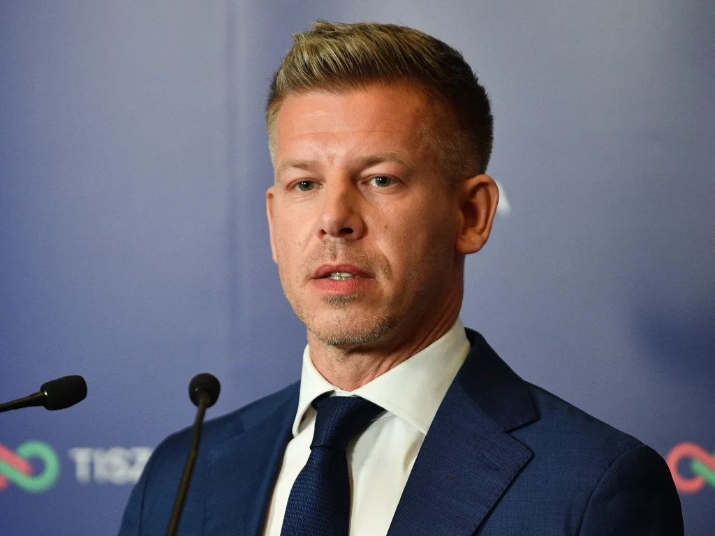 Chi è Peter Magyar, il nuovo leader ungherese che ha sconfitto Viktor Orban?