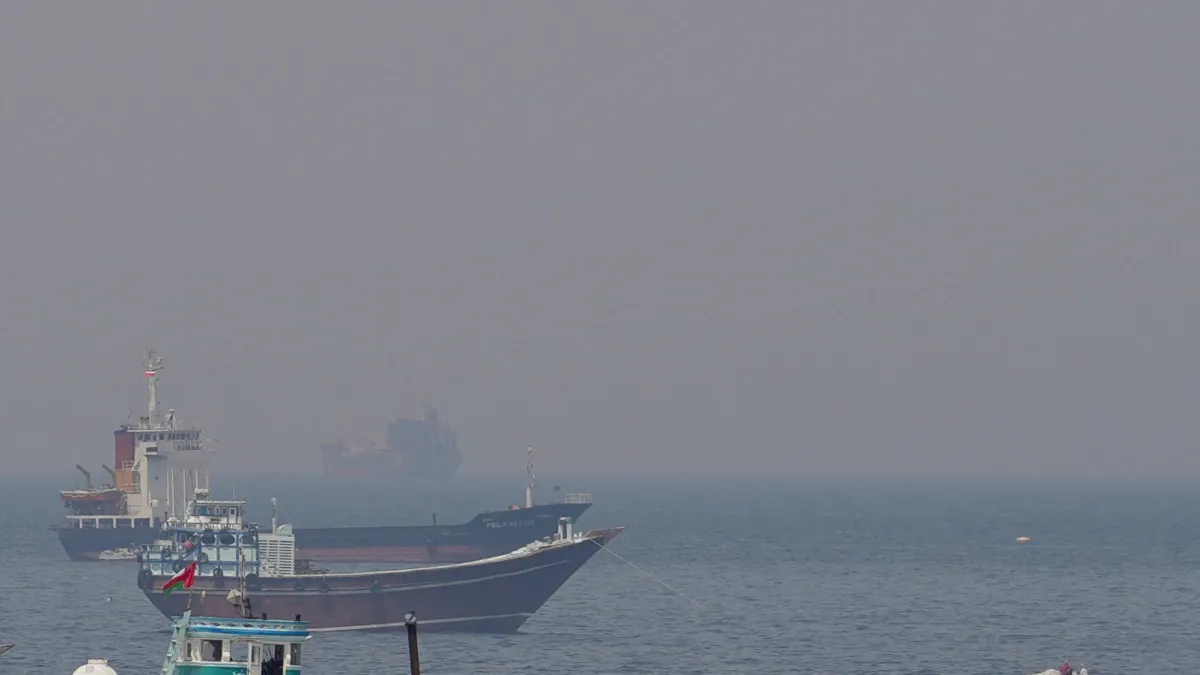 Il governo Trump estende la deroga del Jones Act di 90 giorni per abbassare i prezzi del petrolio