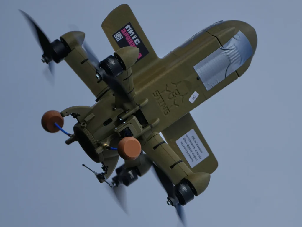 La Russia subisce vittime “record” tra i soldati mentre l’Ucraina aumenta la produzione di droni