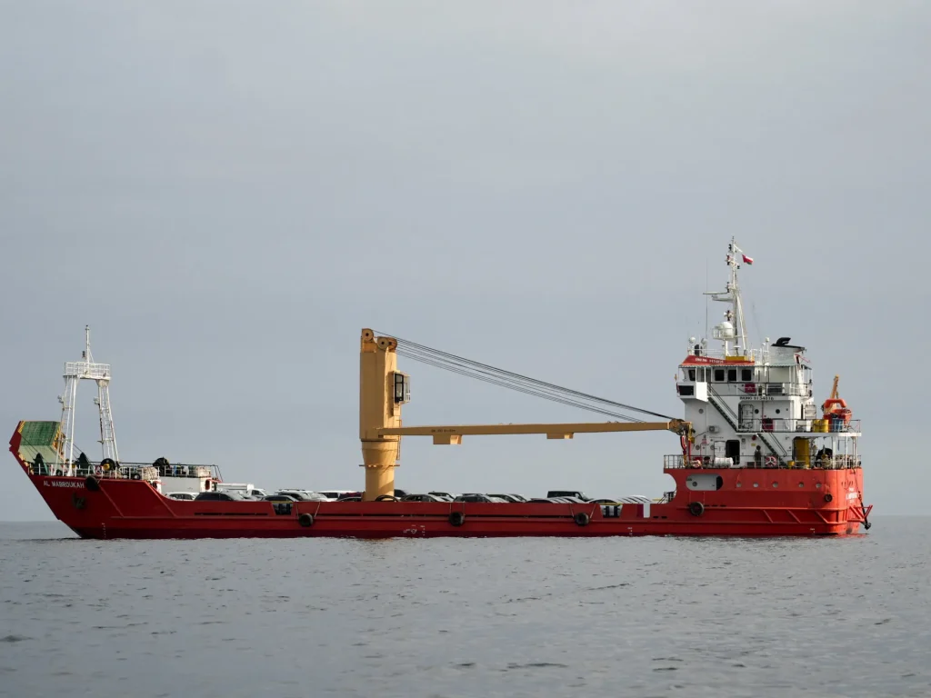 Le compagnie di navigazione chiedono chiarimenti prima di attraversare Hormuz