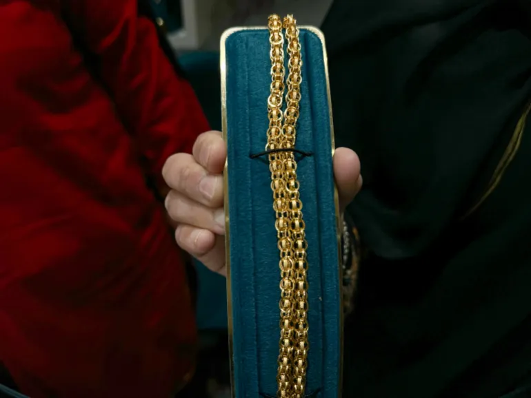 L’aumento del costo dell’oro sta cambiando i matrimoni dell’Asia meridionale