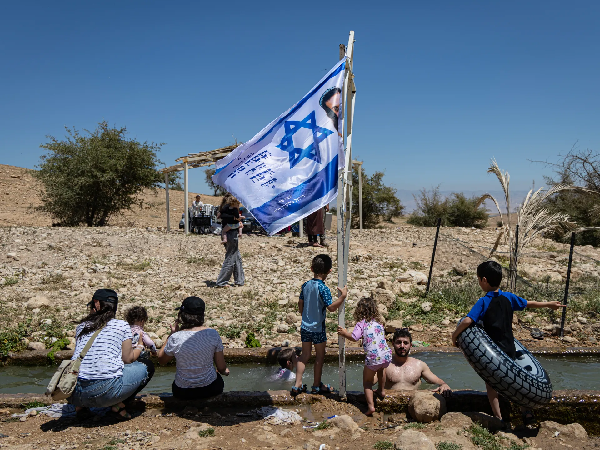 Negoziati che consentono l'accaparramento di terre da parte di Israele