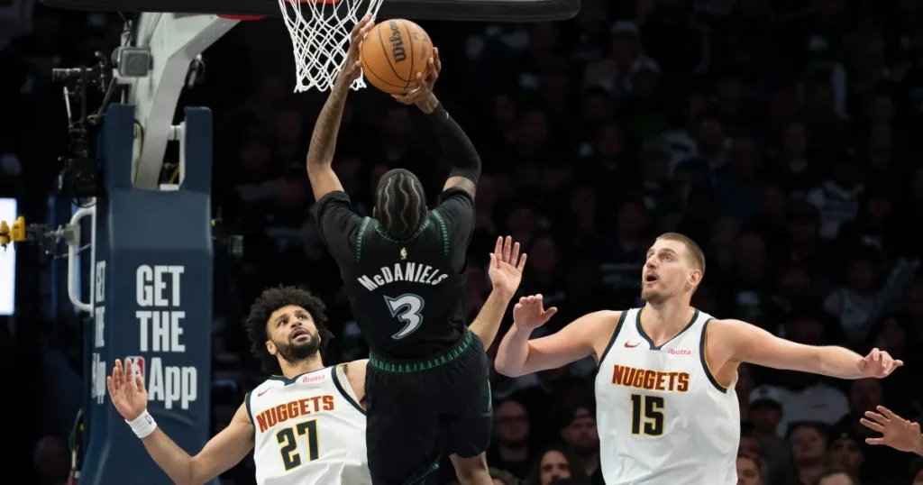 I Timberwolves eliminano i Nuggets mentre i Knicks demoliscono gli Hawks nei playoff NBA