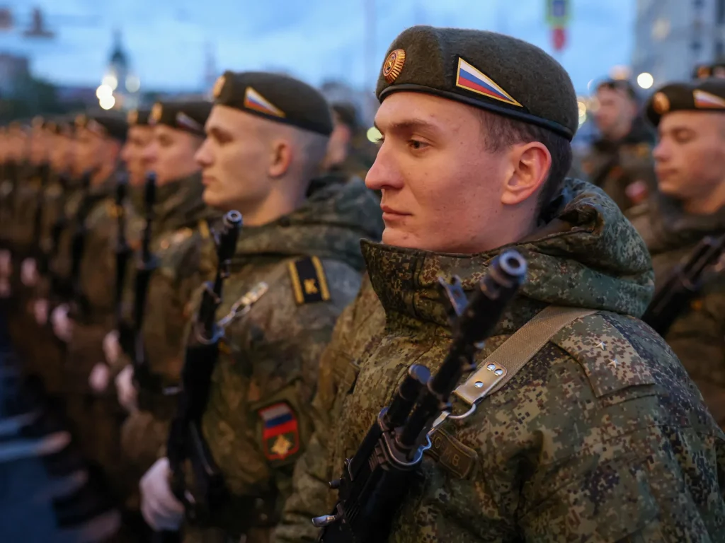 Nel mezzo degli audaci attacchi dell’Ucraina, la Russia ridimensiona le celebrazioni del Giorno della Vittoria