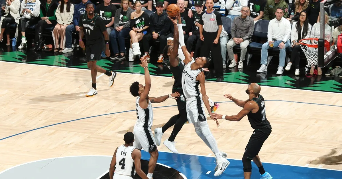 Wembanyama spinge gli Spurs a superare i T-Wolves mentre i Knicks battono i Sixers nei playoff NBA