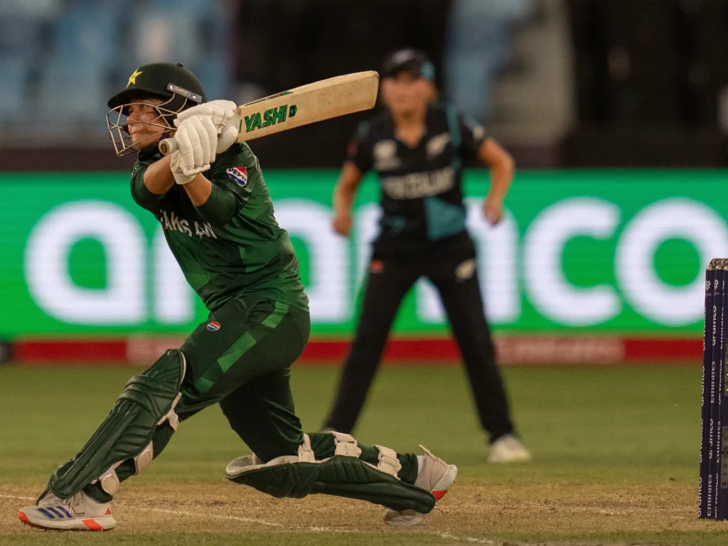 Fatima Sana, pakistana, batte il record mondiale dei 50 giri più veloci nella T20I femminile