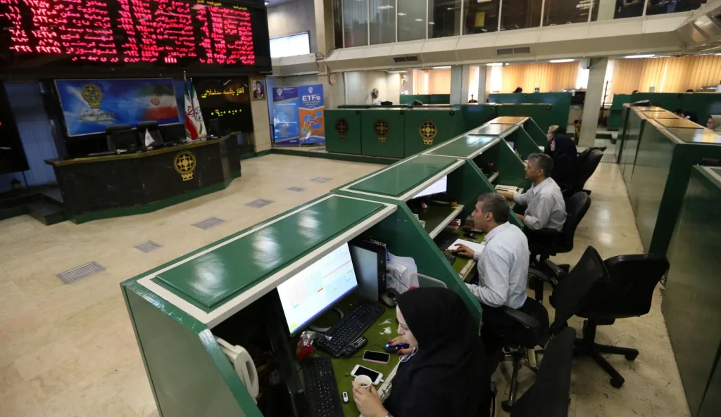 La riapertura controllata pone fine alla lunga chiusura del mercato azionario iraniano