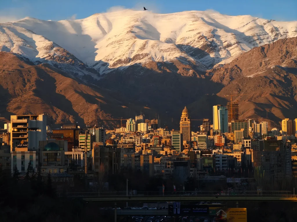 I prezzi elevati nel mercato immobiliare iraniano, in difficoltà, lasciano agli inquilini poche opzioni