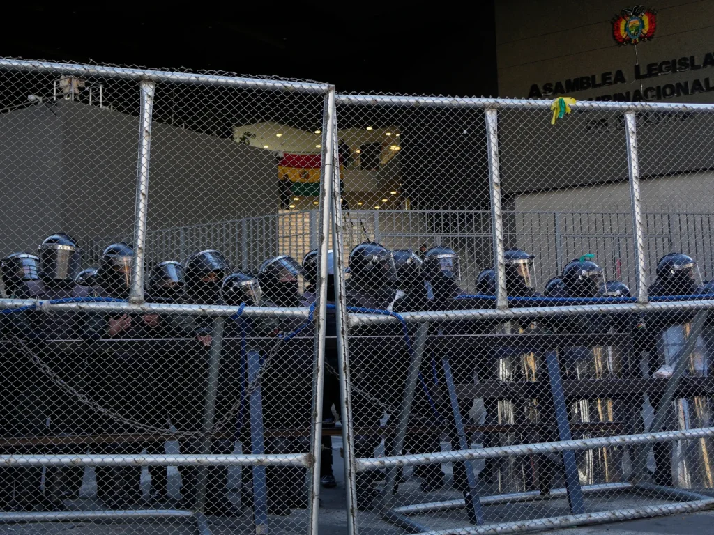 Bolivia in crisi: aumentano i disordini sociali e le richieste di dimissioni del presidente