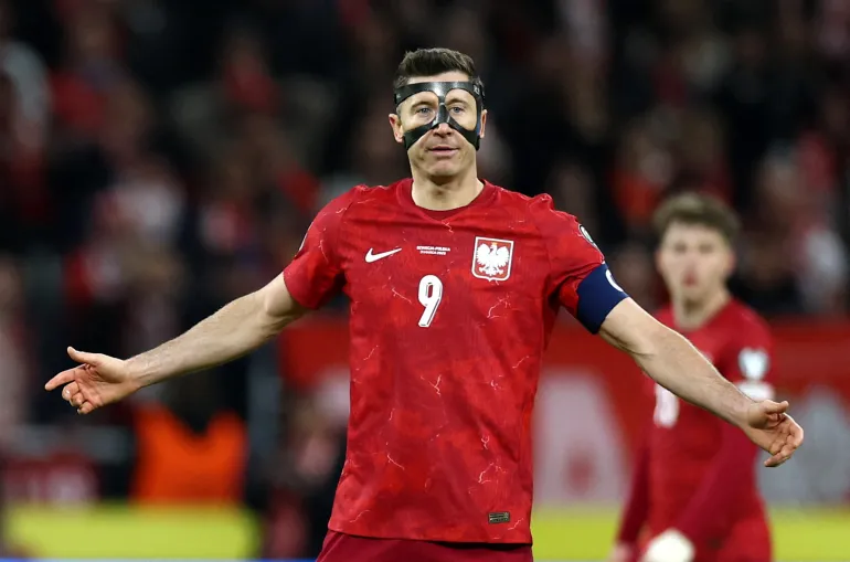 Calcio Calcio - Coppa del mondo FIFA - Qualificazioni UEFA - finali - Svezia contro Polonia - Strawberry Arena, Solna, Svezia - 31 marzo 2026 Robert Lewandowski della Polonia reagisce durante la partita REUTERS/Kacper Pempel
