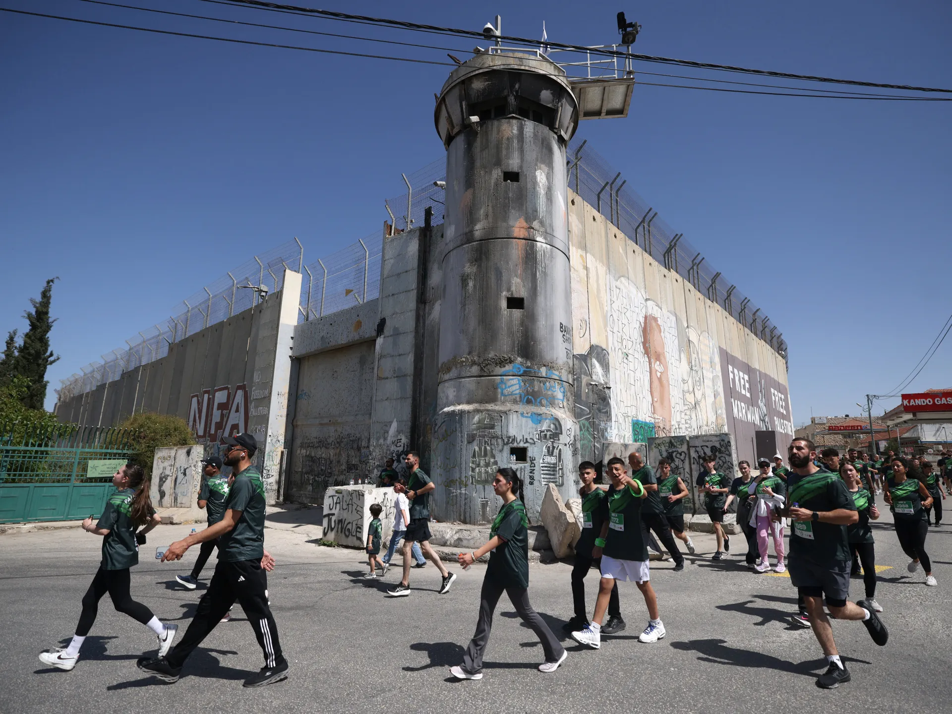 I laureati palestinesi in Cisgiordania entrano in un mercato del lavoro al collasso