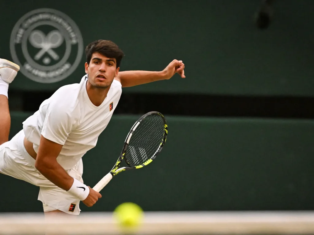 Carlos Alcaraz si ritirerà da Wimbledon per un infortunio al polso
