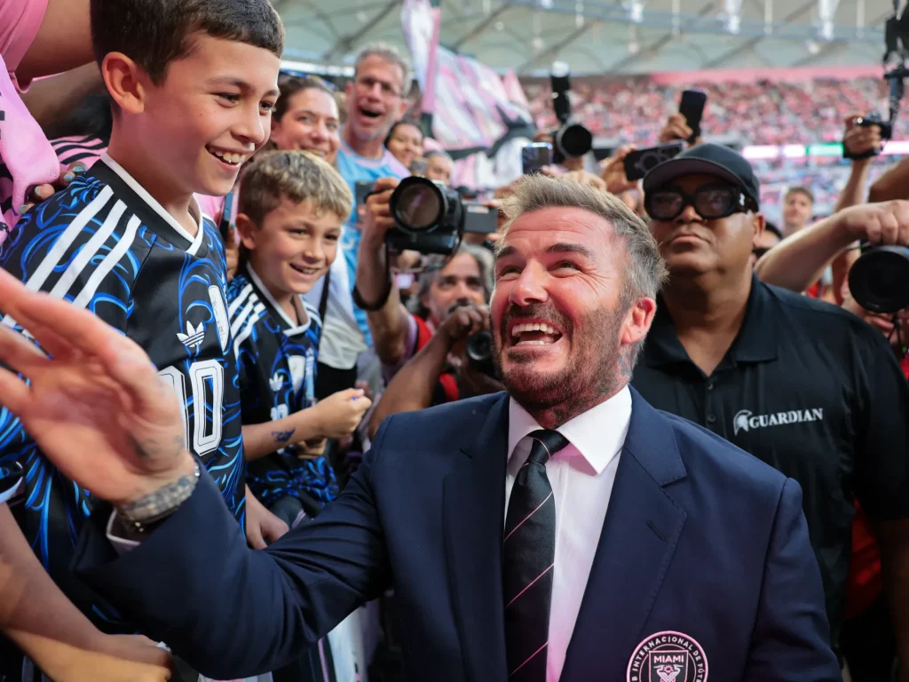 David Beckham diventa il primo sportivo miliardario britannico