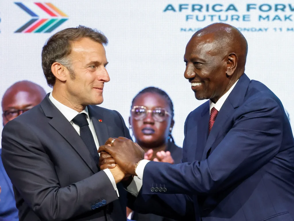 Il francese Macron annuncia un investimento di 27 miliardi di dollari in Africa al vertice del Kenya