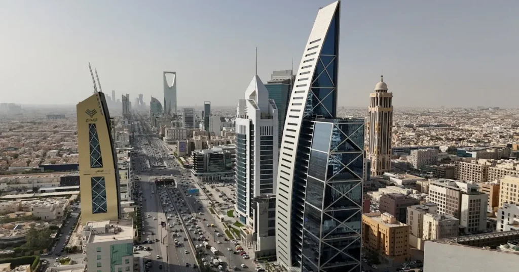 L’Arabia Saudita registra un deficit di bilancio di 33,5 miliardi di dollari a causa del calo delle vendite di petrolio