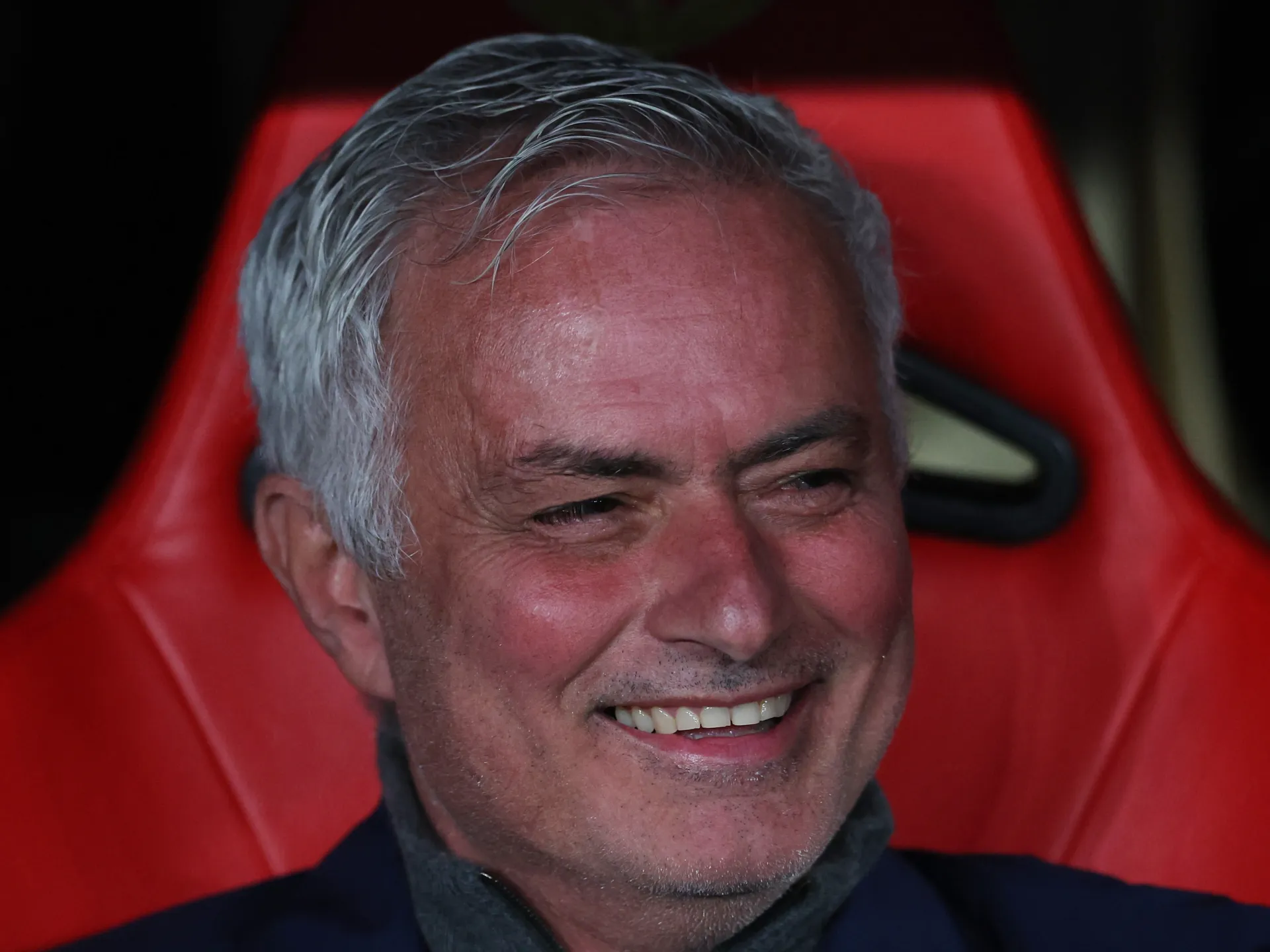Mourinho del Benfica dice di non avere contatti con il Real Madrid riguardo al lavoro dell'allenatore