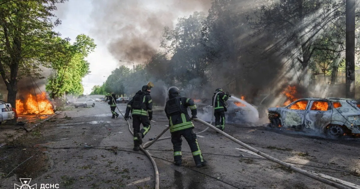 Russia e Ucraina si scambiano colpi, colpa nonostante il cessate il fuoco del Giorno della Vittoria