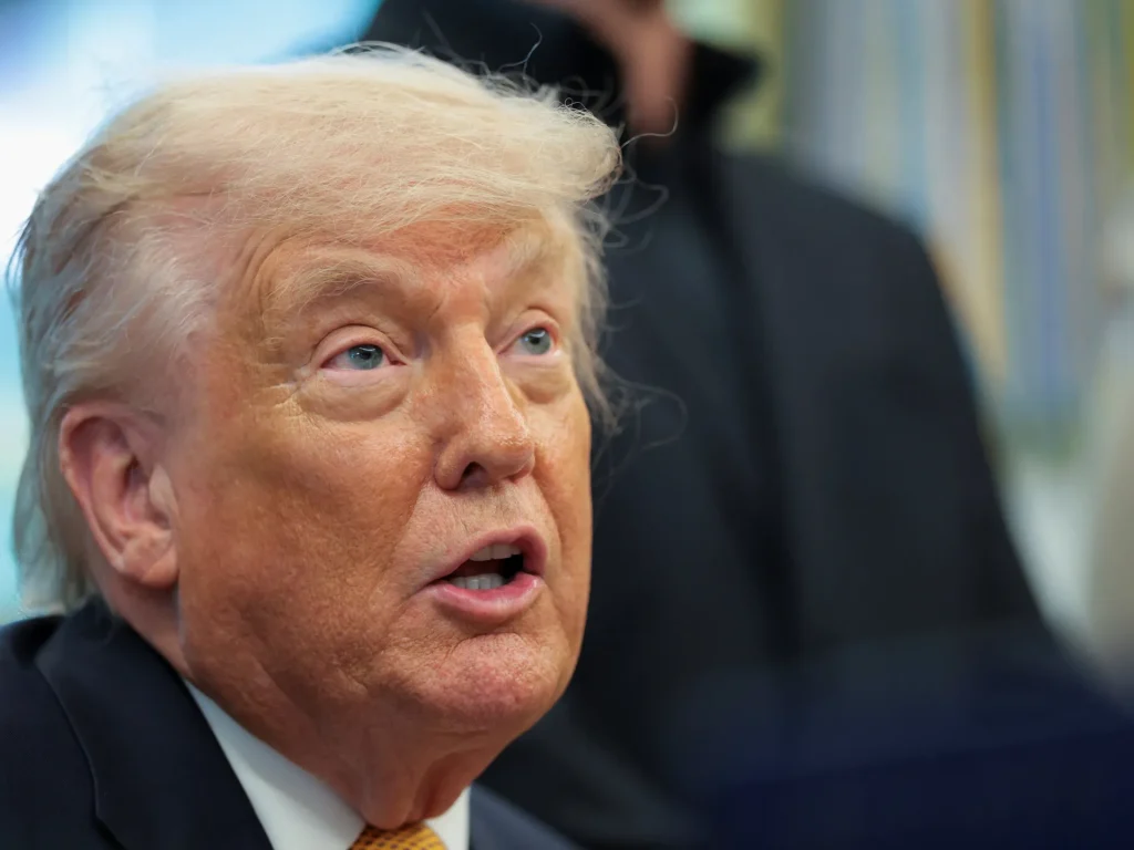 Trump fissa al 4 luglio la scadenza per la decisione sull’aumento delle tariffe dell’UE