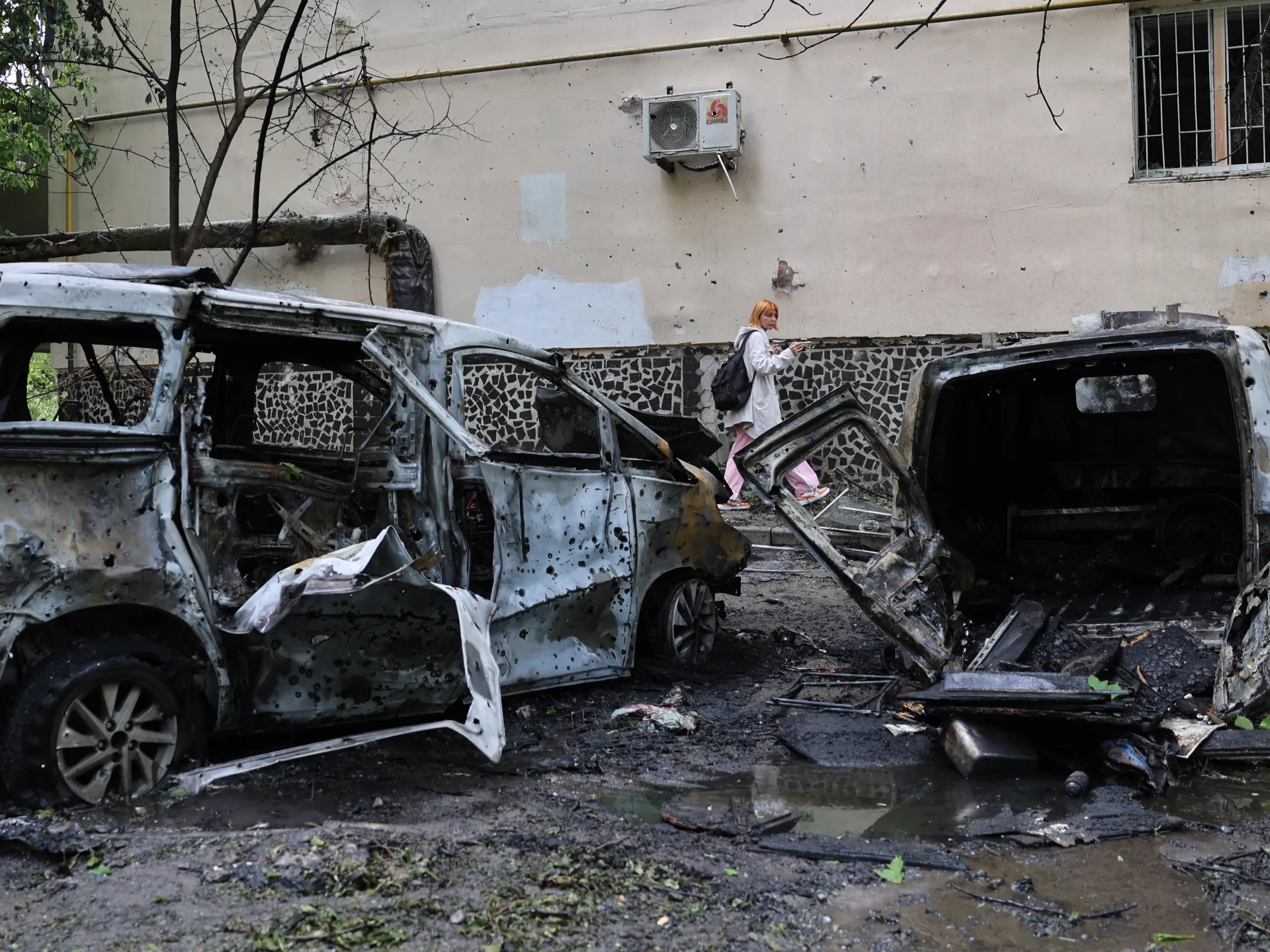 "Uno dei più lunghi" attacchi russi uccide almeno sei persone in Ucraina