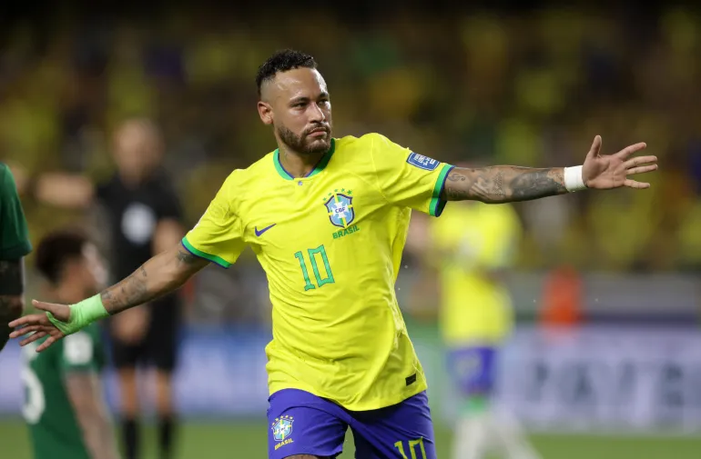 Neymar del Brasile festeggia il gol