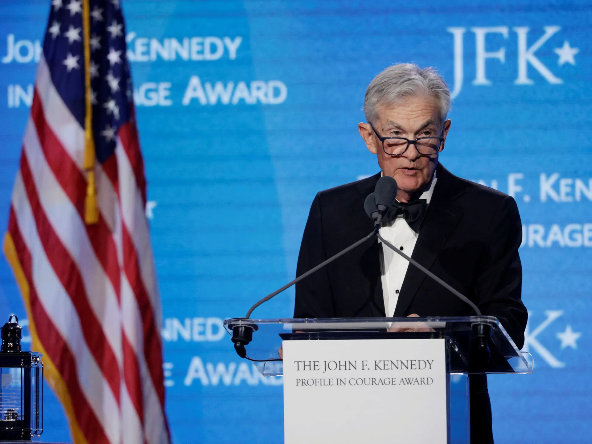 L’ex presidente della Fed statunitense Powell mette in guardia contro la politicizzazione nel contesto degli attacchi di Trump