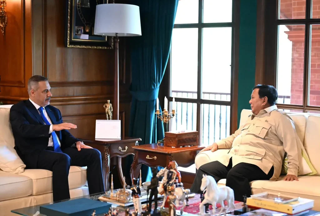 Il massimo diplomatico di Turkiye e il presidente dell'Indonesia discutono dell'obiettivo commerciale di 10 miliardi di dollari