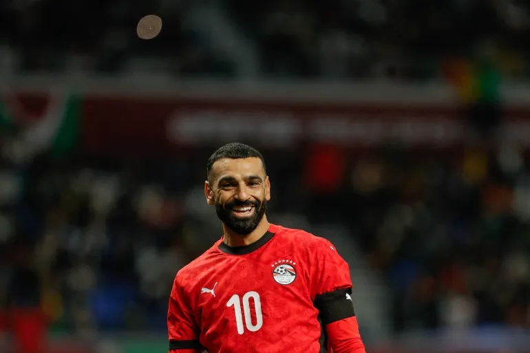 Il calciatore festeggia il gol.