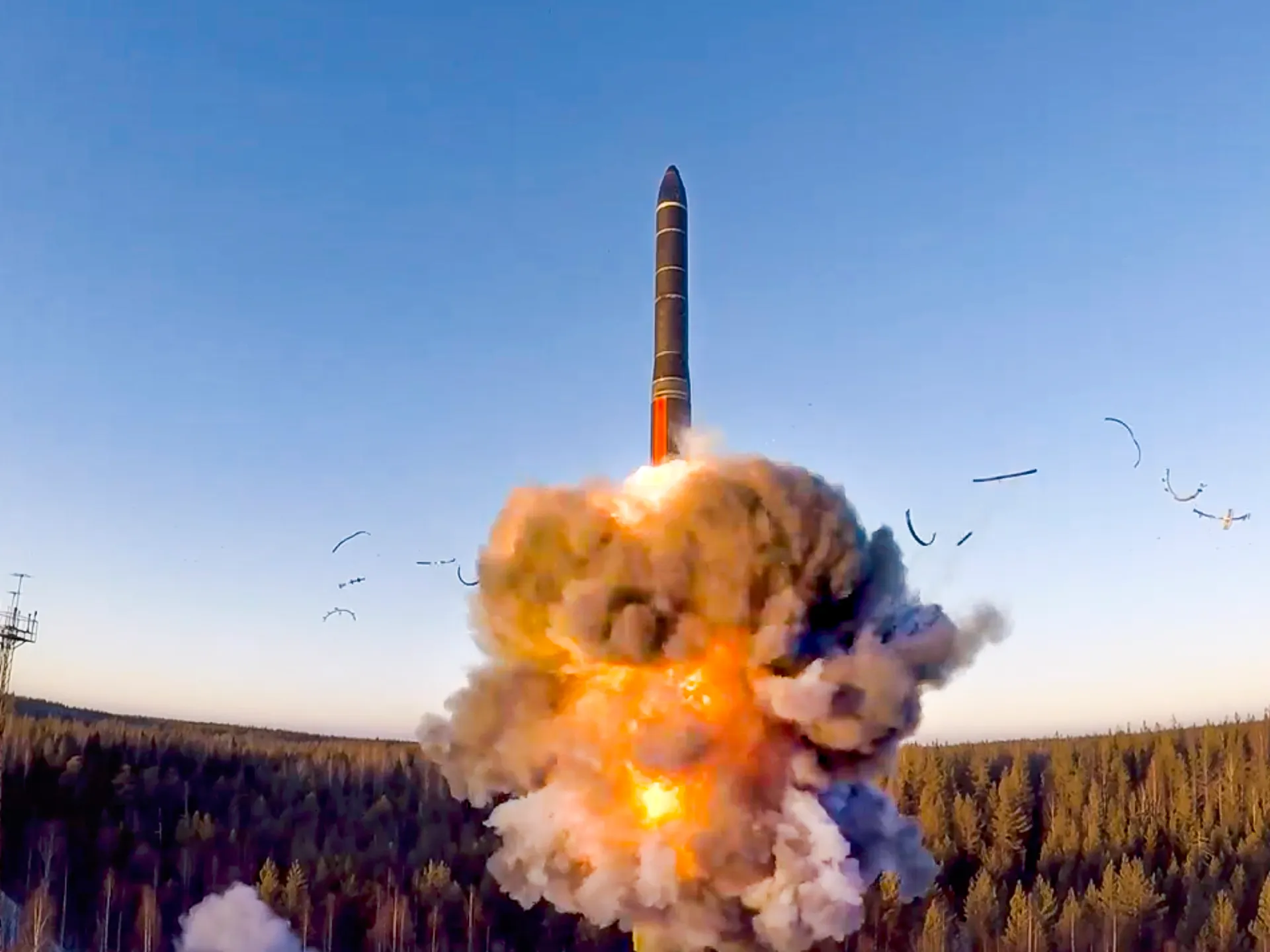 La spesa per le armi nucleari raggiunge il livello record di 119 miliardi di dollari, afferma il rapporto