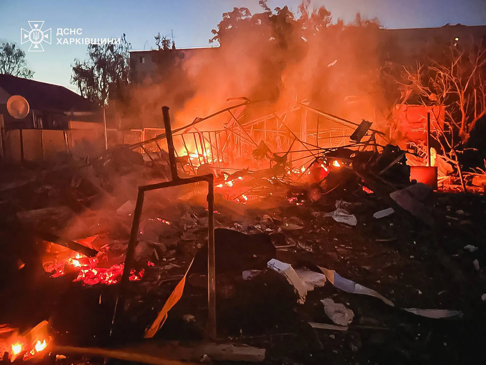 Attacchi russi uccidono 5 persone in Ucraina mentre Zelenskyj saluta i colloqui con gli inviati statunitensi