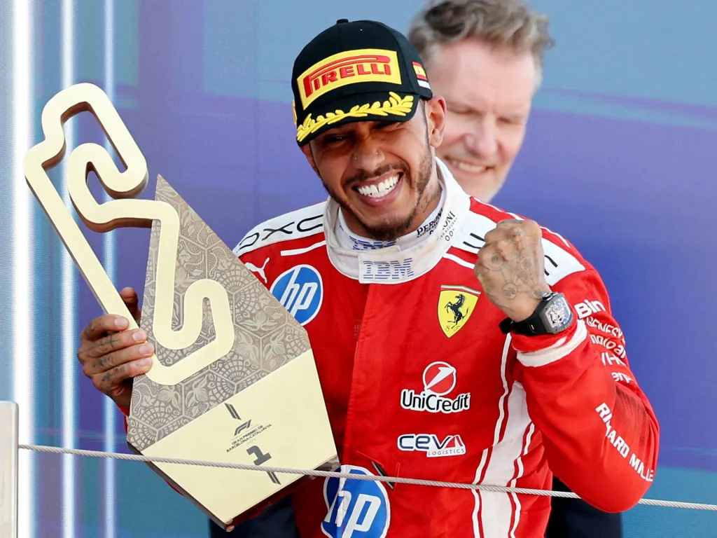 Lewis Hamilton vince la prima gara di F1 con la Ferrari a Barcellona