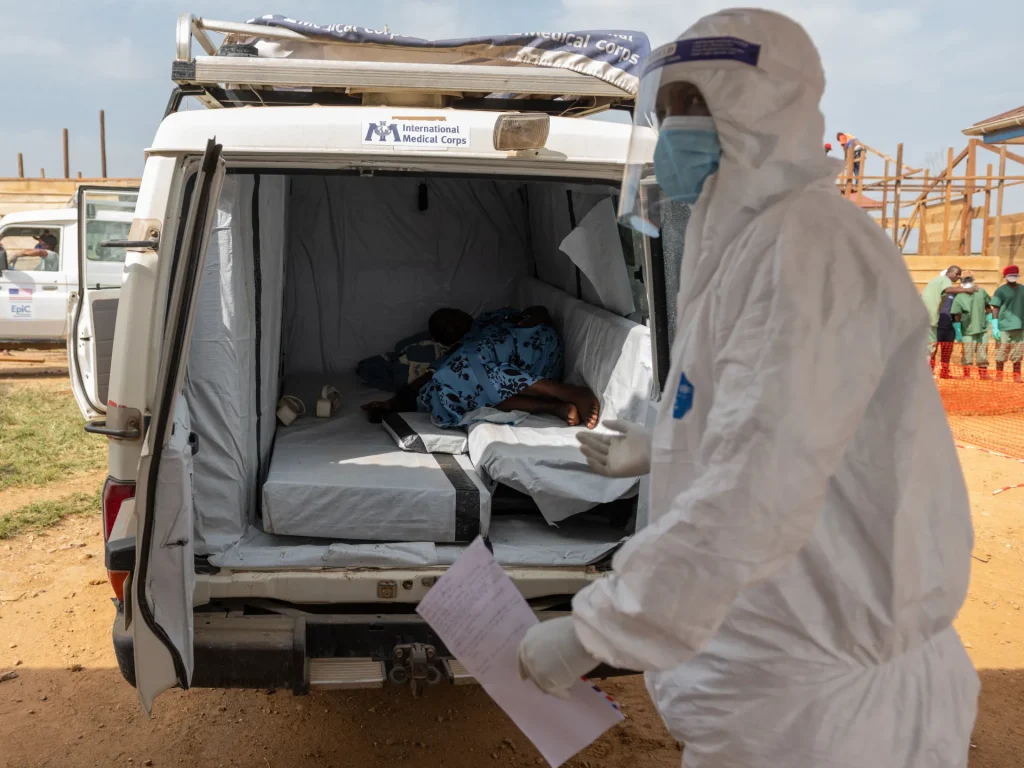 Perché gli esperti avvertono che l’ultima epidemia di Ebola potrebbe essere “la peggiore mai vista”?