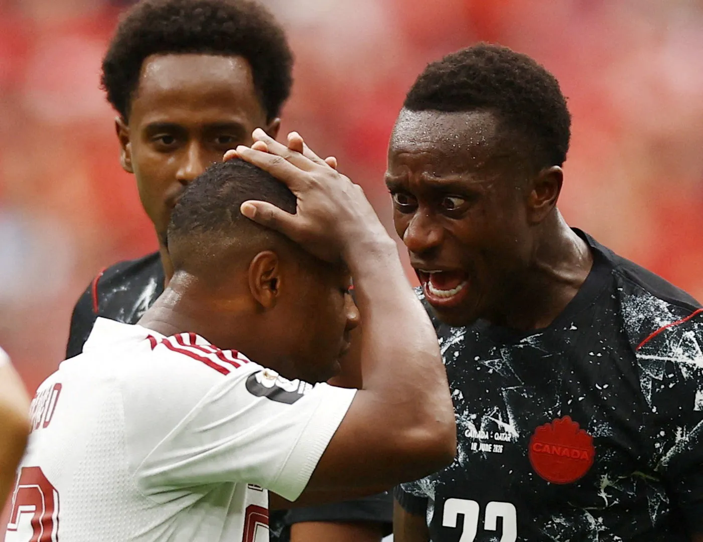 Madibo del Qatar è stato squalificato per 5 partite dopo aver rotto una gamba al canadese Kone