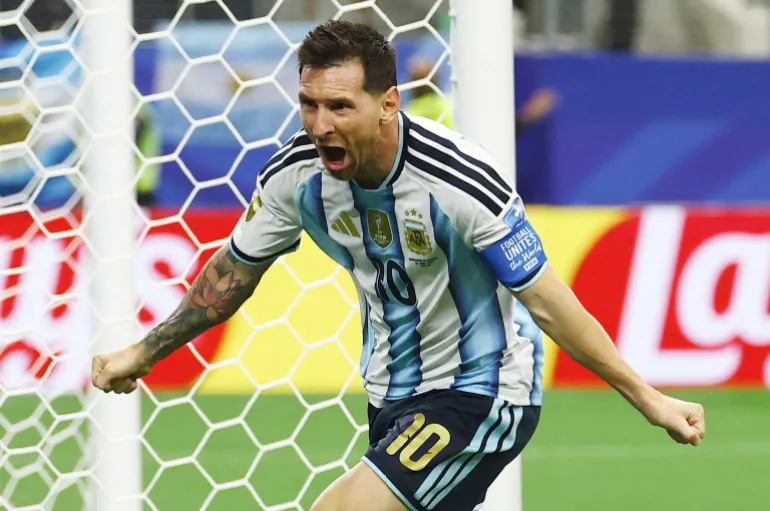 Calcio Calcio - Coppa del mondo FIFA 2026 - Gruppo J - Argentina v Austria - Dallas Stadium, Arlington, Texas, USA - 22 giugno 2026 Lionel messi argentino festeggia il suo secondo gol REUTERS/Kai Pfaffenbach