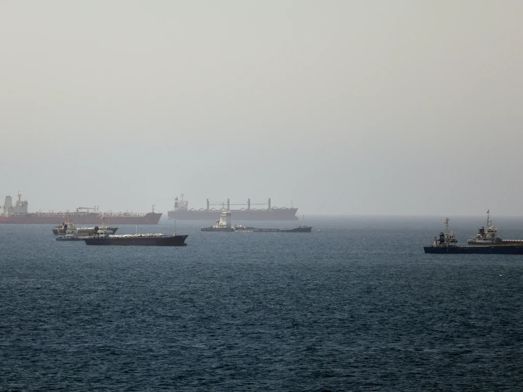 I prezzi del petrolio diminuiscono dopo l’impennata dovuta allo stop al piano di evacuazione dello Stretto di Hormuz