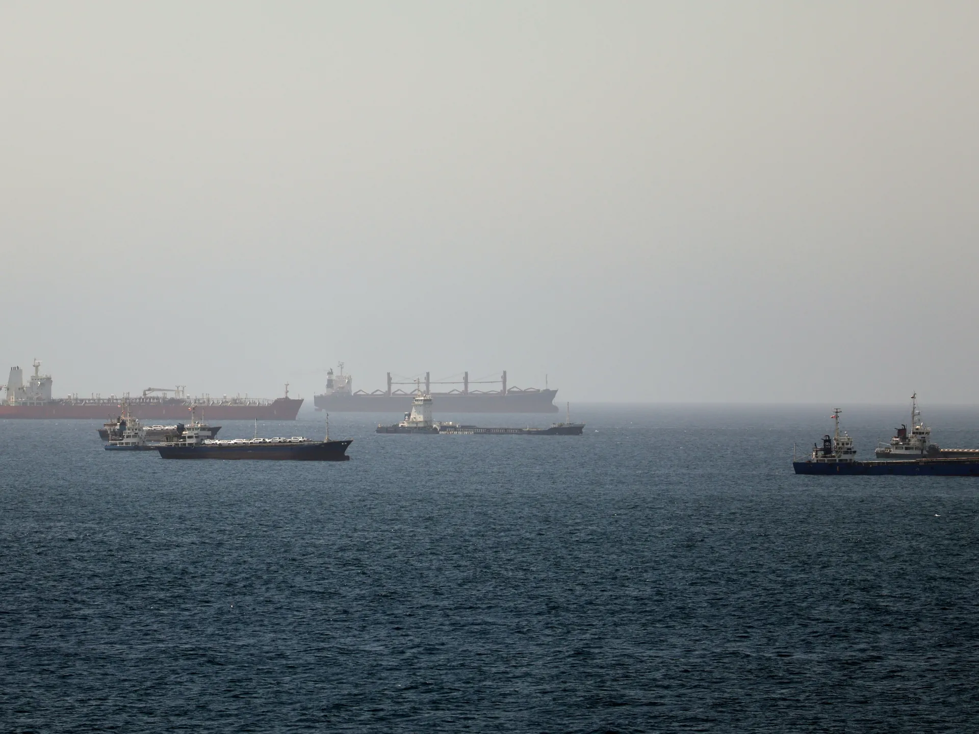 I prezzi del petrolio diminuiscono dopo l’impennata dovuta allo stop al piano di evacuazione dello Stretto di Hormuz