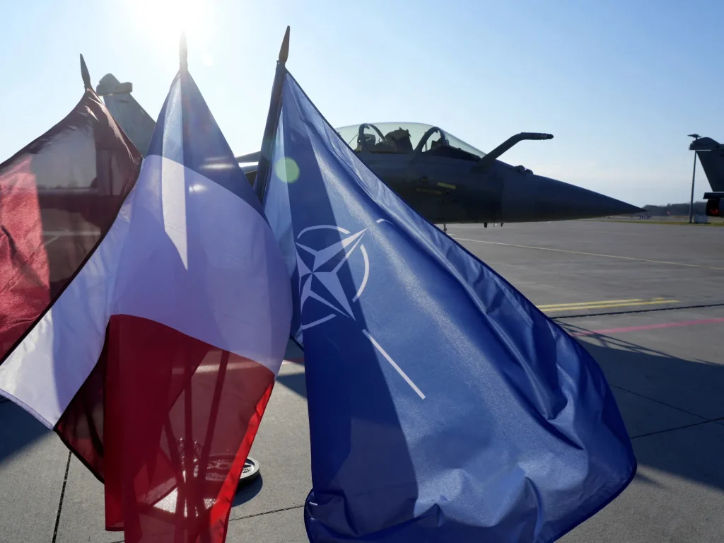 Gli aerei della NATO abbattono un drone sulla Lettonia, estendendo i timori di ricadute sull’Ucraina