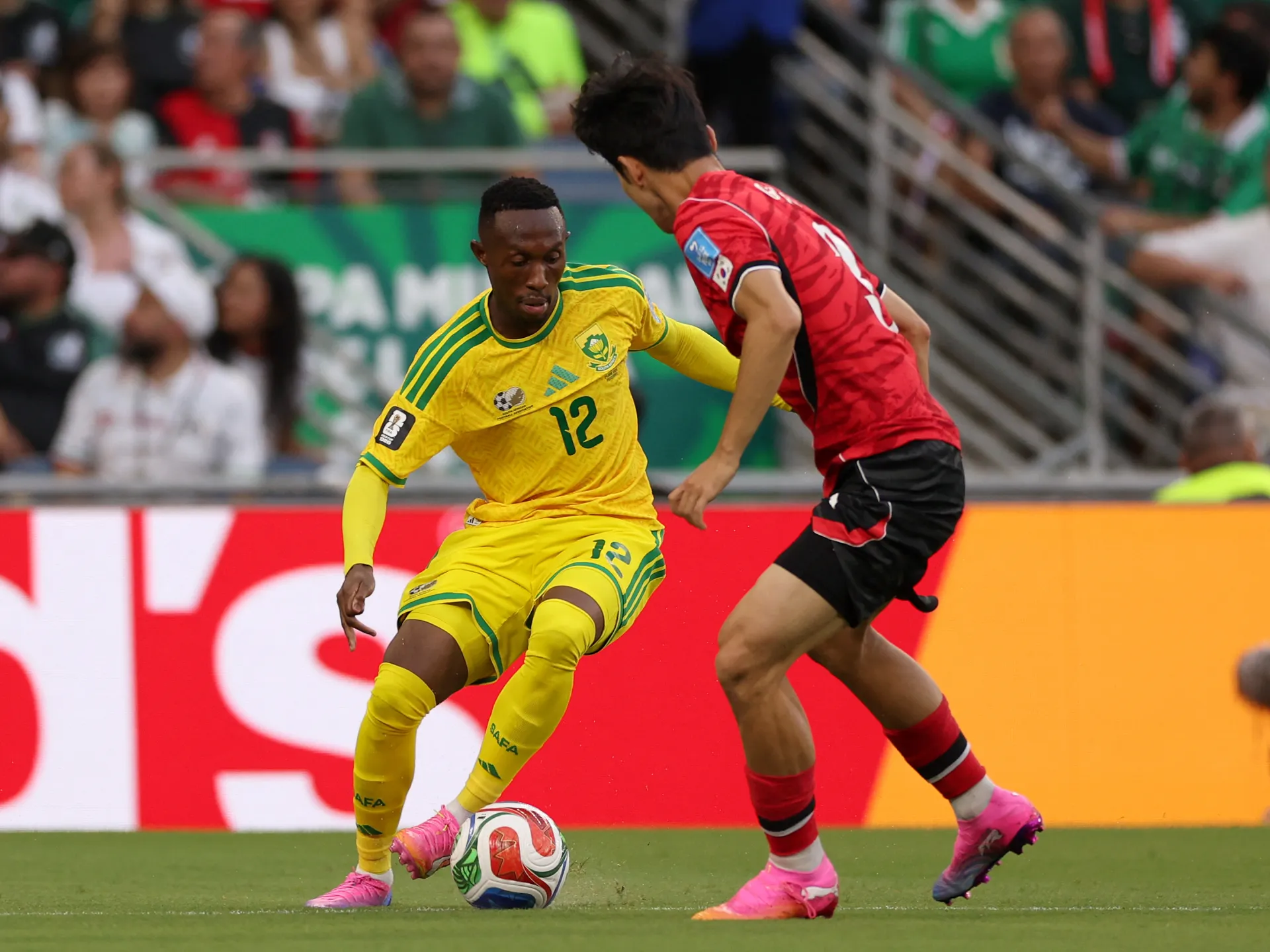Il Sudafrica travolge la Corea del Sud e raggiunge per la prima volta la fase a eliminazione diretta della Coppa del Mondo