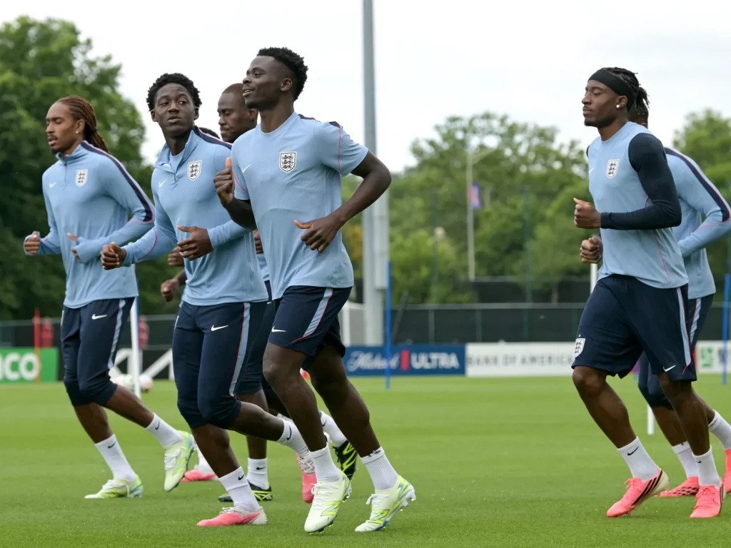 Il peso dei Tre Leoni: calcio, colonialismo, diaspora