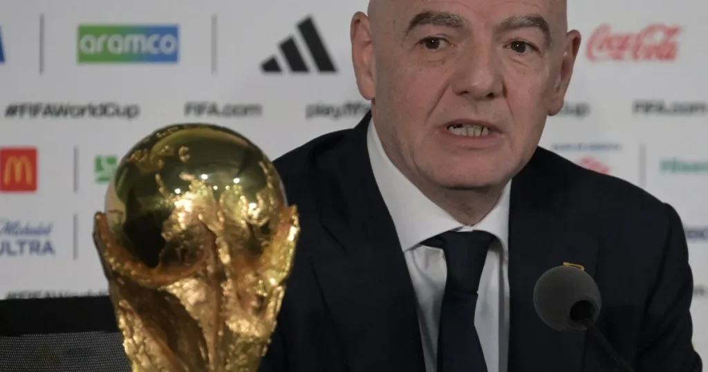 Infantino della FIFA difende gli Stati Uniti come paese ospitante della Coppa del Mondo in mezzo alla disputa sui visti e ai dinieghi d'ingresso