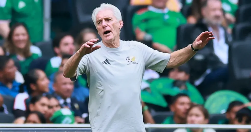 L'allenatore del Sud Africa dice ai critici di 'zitti' prima della seconda partita della Coppa del Mondo