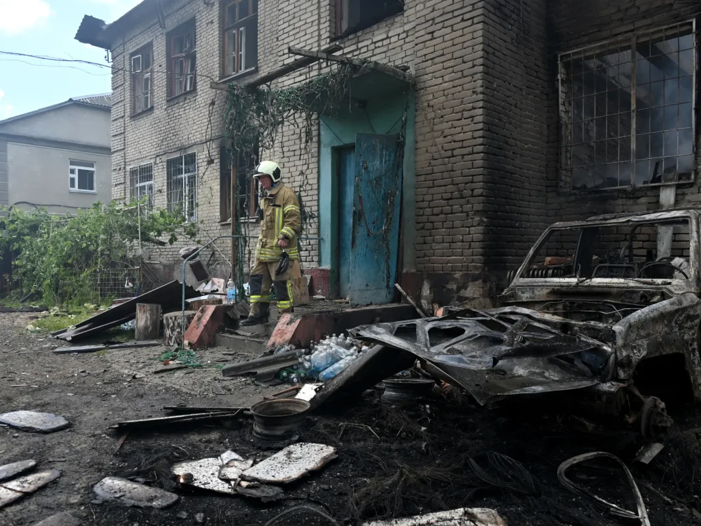 Tre morti mentre Ucraina e Russia si scambiano attacchi transfrontalieri