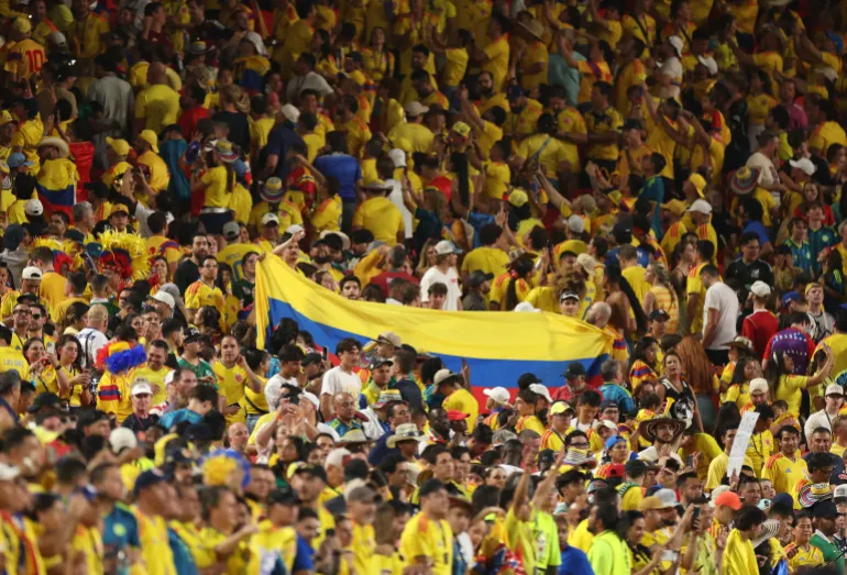 Calcio Calcio - Coppa del mondo FIFA 2026 - turno di 32 - Colombia contro Ghana - Kansas City Stadium, Kansas City, Missouri, USA - 3 luglio 2026 i tifosi della Colombia festeggiano dopo la partita mentre la Colombia si qualifica per la tappa del round di 16 della Coppa del mondo REUTERS/Siphiwe Sibeko