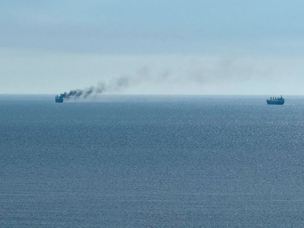 L'attacco russo a Odessa uccide tre persone mentre l'Ucraina prende di mira le navi nel Mar Nero