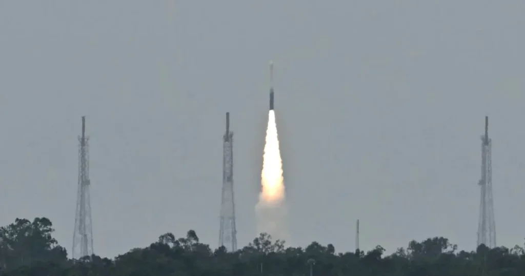 L’India raggiunge un traguardo importante con il lancio del primo razzo orbitale del settore privato
